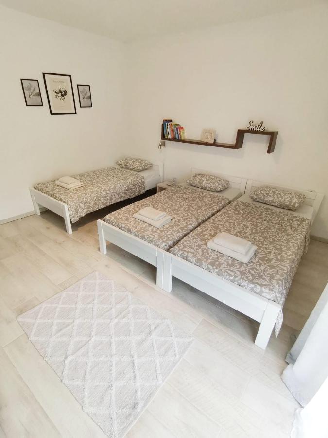 Apartman Pejic 珀德垂那 外观 照片